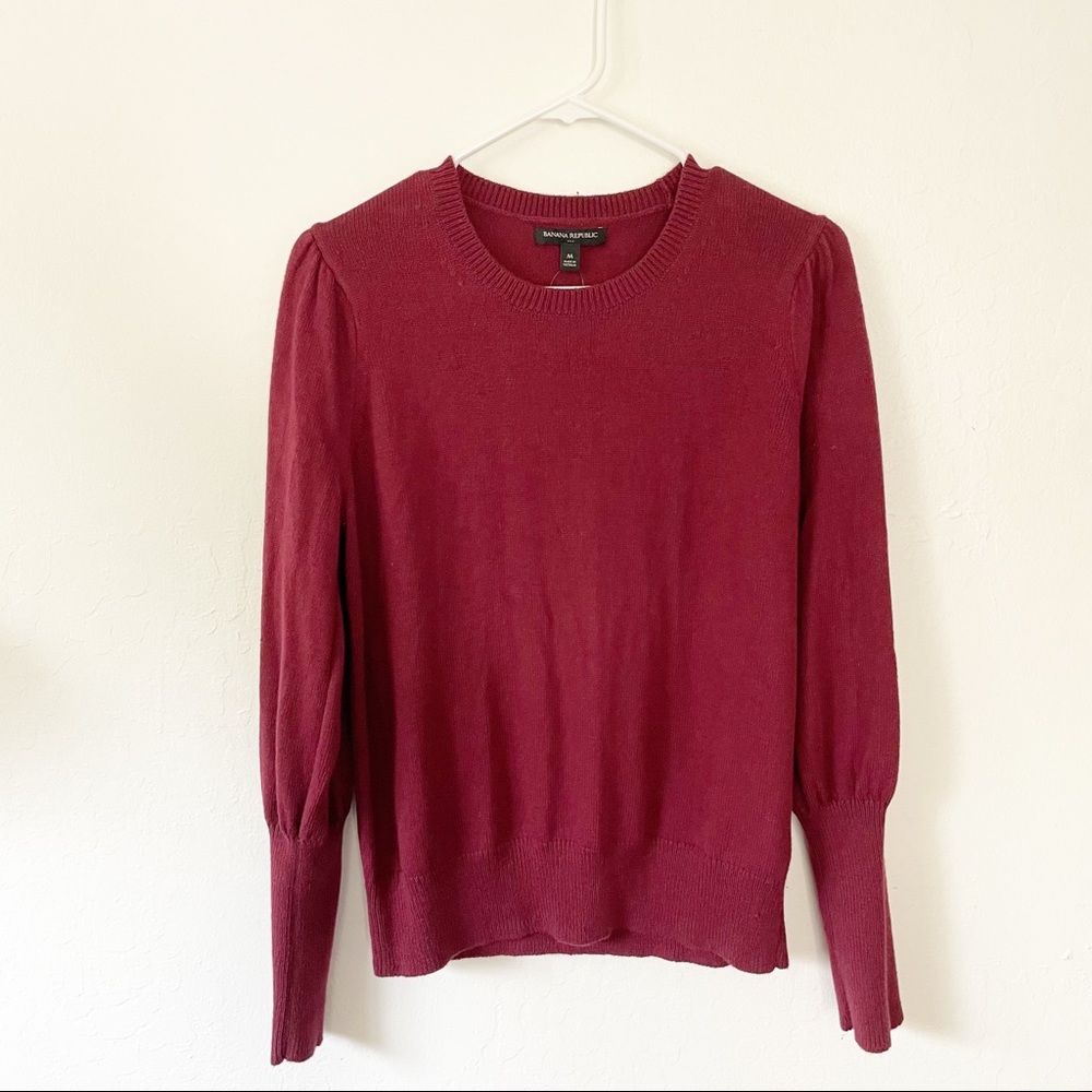 Banana republic maroon sweater. size M